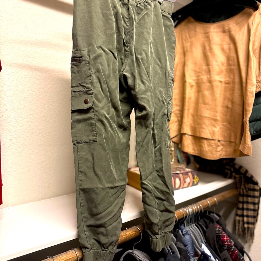 Banana Republic TENCIL jogger

Size- Petite Small

Gently worn